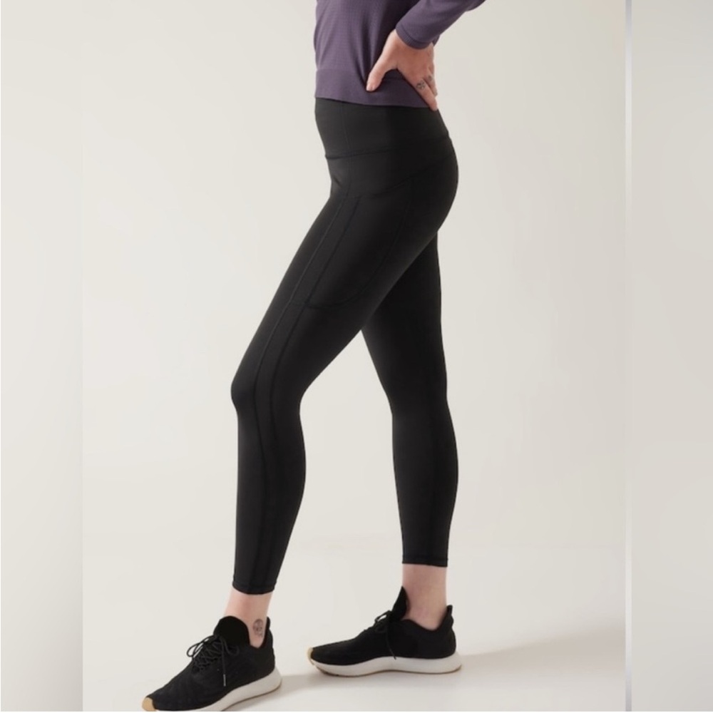 Athleta Black Ultimate Stash Pocket 7/8 Leggings